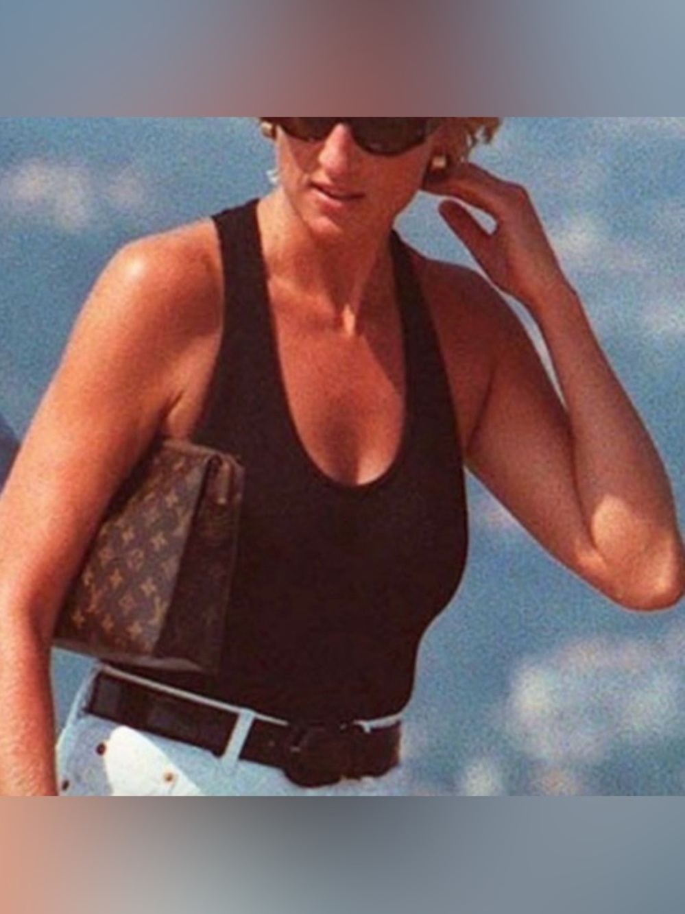 Louis Vuitton Monogram Clutch - Picture 6 of 16